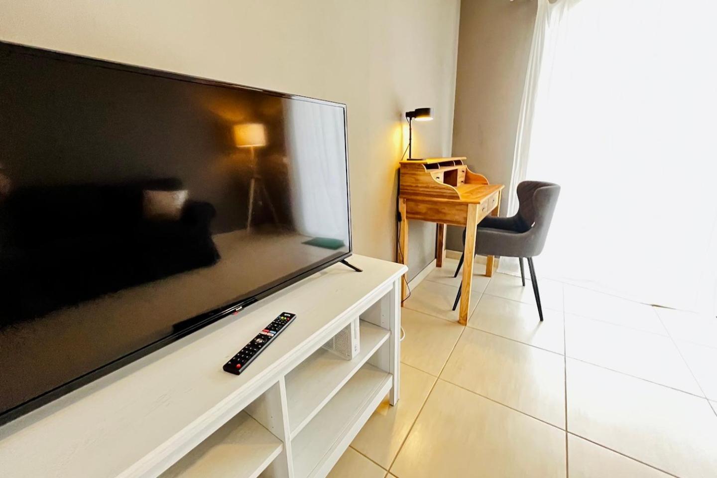 Marta Apartment - Balcony, Patio, Pool Ferrel  Luaran gambar